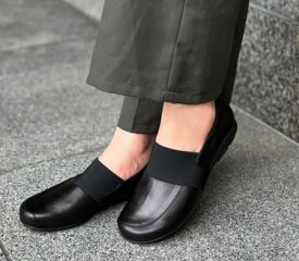 【送料無料】 モネ Monet 88933 スリッポンシューズ フラットシューズ カジュアルシューズ オフィスシューズ 本革 3E 日本製 オブリークトゥ 履きやすい 歩きやすい 疲れにくい 柔らかい レディース 婦人 靴 ブラック ブロンズ
