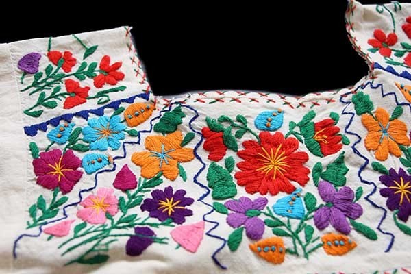 手刺繍】ヴィンテージ メキシコ 花柄 蝶々 ハンドステッチ 半袖 