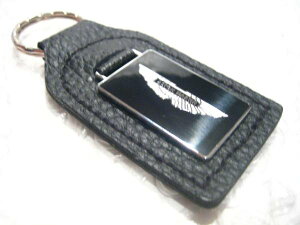 �A�X�g���}�[�`�� �p�^�E�{��L�[�z���_�[ ASTON MARTIN