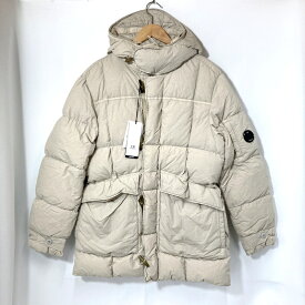 【中古】 C.P.COMPANY シーピーカンパニー ダウンジャケット Flatt Nylon Down Jacket 11CMOW033A メンズ サイズ50 Lサイズ相当 サンドシェル アウター A15179◆