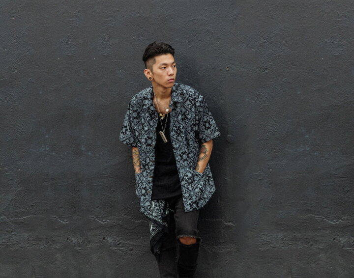 楽天市場 Di Strada ストリート Paisley ペイズリー ナイロン 半袖シャツ 防水 3カラー メンズ レディース ユニセックス 半袖 シャツ 総柄 バンダナ柄 ボタンダウン シャツ ミリタリーシャツ ダンス 衣装 カジュアル 柄シャツ 大きいサイズ M Xxl 夏服 黒 赤 クラブ T