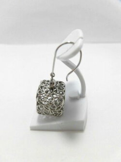 K18WGダイヤ入り地金ピアス/ダイヤ0.03ct/重さ片方3g/F3660