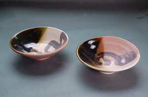 鳴海織部小皿 2枚組 銘々皿 文部大臣奨励賞受賞作家 荒川明作  こだわりのギフト 還暦祝い などの贈り物に最適 無料ラッピング sa-2