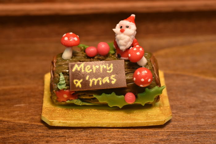 楽天市場】【品切中】ミニチュアフード クリスマスケーキ ブッシュド 