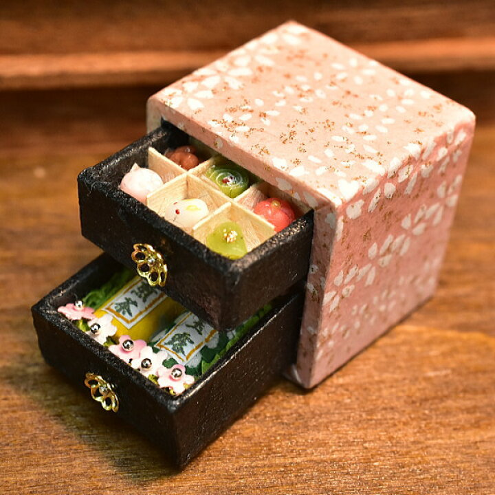 楽天市場 送料無料 ミニチュアフード 母の日 ミニ箪笥 たんす ボックス入り和菓子 お茶セット B 桃 品番 ミニチュア作家 京都まめひろ 限定販売 年作品 M S ネコポス不可 食べ物ではありません トイサンタ楽天市場店