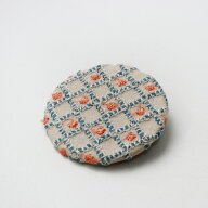 ミナペルホネン mina perhonen サンキューベリーバッチ ベージュ／小物 ブローチ アクセサリー 刺繍【240…