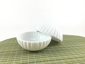 有田焼 やま平窯 10cm菊ボンボニエール エッグシェル白 【10cm エッグシェル 白 蓋付先附 小物入れ 蓋物 蓋もの】