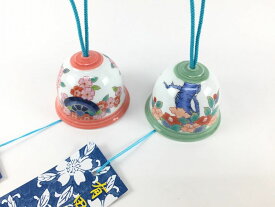 有田陶芸 有田焼 風鈴 色鍋島 (桜 / 椿)【7.2cm 風鈴 和風 夏 涼しい音色 ひんやり ふうりん 焼き物 陶磁器 実山窯】