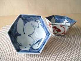 波佐見焼 光玉窯 六角小鉢 万歴.兎【9cm 10cm 小鉢 お皿 副菜入れ 食器 和食器 陶器 陶磁器 雑貨 万暦赤絵 動物柄 ウサギ柄 うさぎ ウサギ 兎 兔 卯 干支】【古代赤絵うさぎ六角仙茶】
