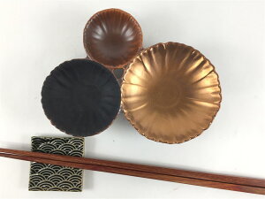 有田焼 伝平窯 花型三種皿 銅黒茶【13cm 小皿 豆皿 豆鉢 仕切り皿 薬味入れ 珍味入れ 薬味皿 おつまみ皿 小物トレー 業務用食器】