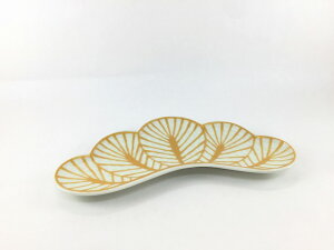 【マラソン期間 全品10%Offクーポン & P10倍】有田焼 幸楽窯 松葉形 前菜皿 (白・金 / 白・銀 / 茶緑 / 茶緑・銀/ 赤)【25cm お正月 和食器 陶磁器 中皿 長皿 プレート おしゃれ お祝い事 豪華 松形