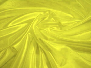 1m単位 サテン無地 ポリエステル100% 黄色【メール便5m可】 生地 布 ピカピカ 応援 運動会 舞台衣装 発表会 コスチューム コスプレ 装飾 クリスマス ハロウィン インテリア 幼稚園 お遊戯