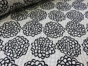 デフォルメ ダリア ブラック キルト キルティング 布地 手芸 プリント生地 レッスンバッグ シューズ入れ 体操着入れ 巾着袋 布団袋