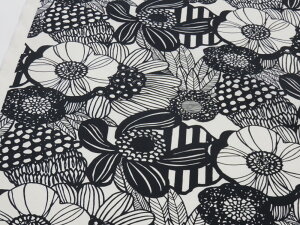 ナイロンタスラン アートフラワー アイボリー dou【メール便 3m可】 生地 布地 プリント生地 ソーイング 手芸レインウェア バッグ 水着入れ ポーチ ドックウェア ランドセルカバー プールバ