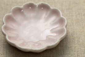 釉菊 豆皿 薄紅（ピンク） 薬味皿 醤油皿にピッタリ プレート8.5cm 小皿 和食器