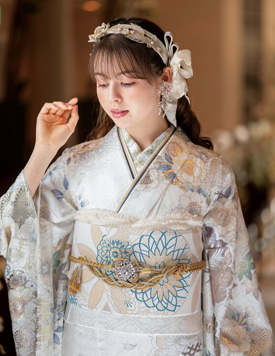 キリよくお値下げ中】黒 絞り 刺繍 振袖 成人式 着物 フルセット 