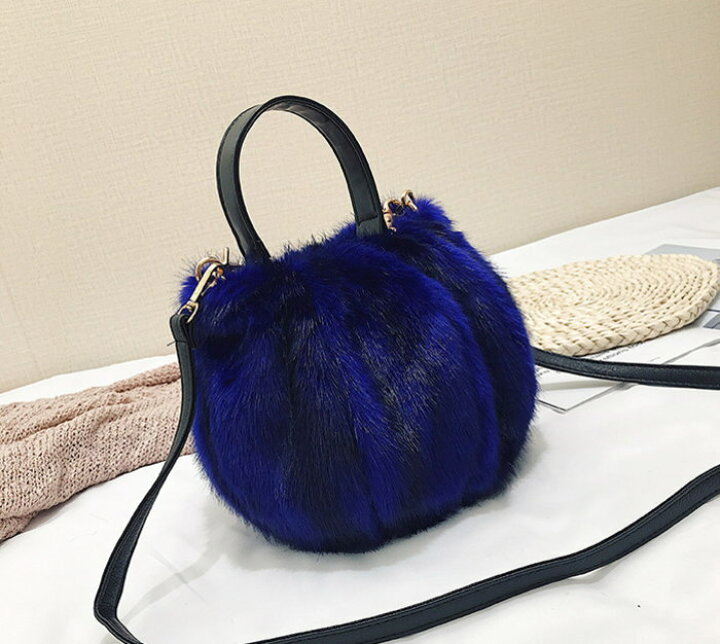 楽天市場】ファーバッグ トートバッグ もこもこ 可愛い ショルダーバッグ 2way バッグ フェイクファー 春 秋冬 手提げ 肩掛け 鞄 かばん ハンドバッグ レディース(アパレル) : Yang gen 楽天市場】ファーバッグ トートバッグ もこもこ 可愛い ショルダーバッグ 2way バッグ フェイクファー 春 秋冬 手提げ 肩掛け 鞄 かばん ハンドバッグ レディース(アパレル) : Yang gen