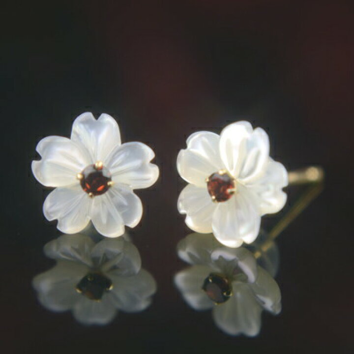 楽天市場 P5倍17日9 59まで 桜 ピアス さくら ピアス サクラ ピアス 白蝶貝 ガーネットフラワーピアス ガーネット ピアス 桜ピアス さくらピアス サクラピアス 花ピアス フラワーモチーフ 1月誕生石 誕生石 宝石のヨコヤマ