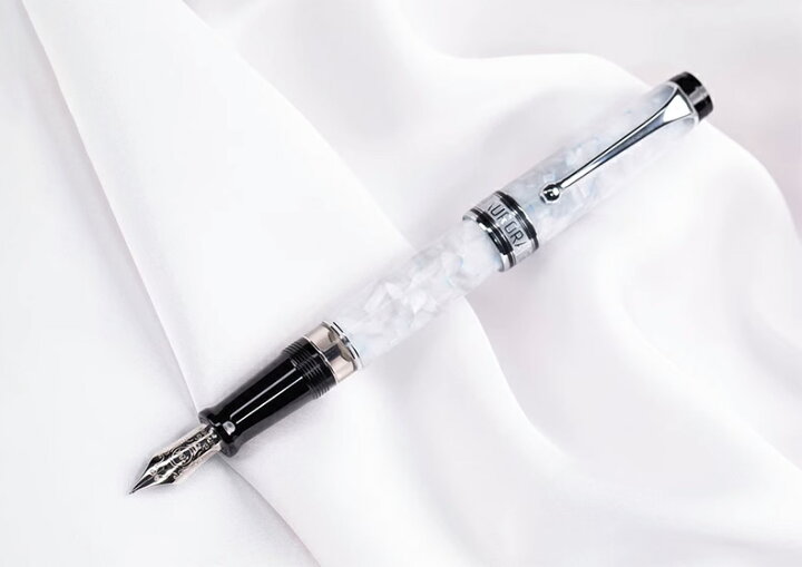 楽天市場】【11月上旬頃入荷予定】アウロラ AURORA 万年筆 OPTIMA 