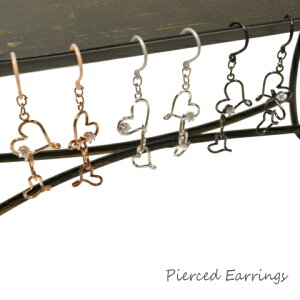 ピアス 金属アレルギー きらきらスワロフスキーと3つのハートが連なったフックピアス スワロ 樹脂フック サガリピアス レディースピアス シリコンフック フック(チタン/樹脂)orイヤリング