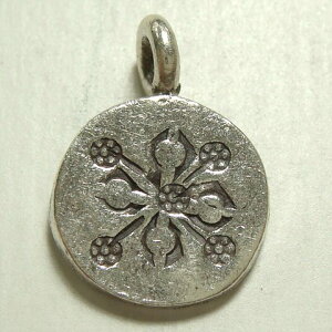 �V���o�[�p�[�c 1���� ���a9.5mm�^�C�v�ŉ~�`�̃p�[�c�̒��ɂ��Ԃ̂悤�ȕ��ː���̖͗l���`���ꂽ�V���o�[925�r�[�Y1�Z�b�g �r�[�Y �A�N�Z�T���[ �V���o�[925 silver925 �V���o�[�A�N�Z�T