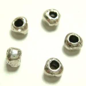 �V���o�[�p�[�c 5��1�Z�b�g ���a3.1mm�^�C�v�ŎO�p�̂悤�Ȍ`�̌��݂̂��鏬�����V���o�[925���̋ɏ��ی^�r�[�Y5�Z�b�g �܂� �}�� �r�[�Y �A�N�Z�T���[ �V���o�[925 silver925 �V���o�[�A�N