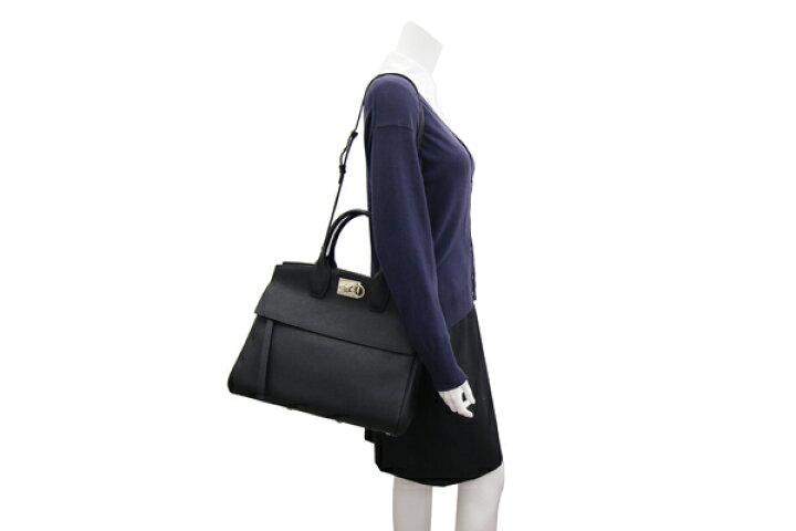 フェラガモ 多幸 studio bag ミディアム ブラック