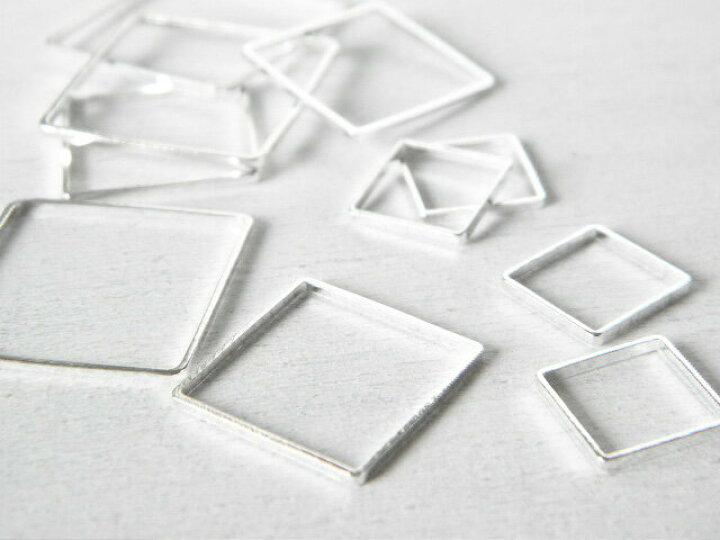 楽天市場 真鍮製 アンティークでシンプルな 幾何学 フレームパーツ シルバー 50個 三角形 四角 円 丸 星 ひし形 しずく 素材 フレーム セッティング パーツ レジン枠 レジン 真鍮 Metalcharm374 Green Rose ネットショップ Yumi