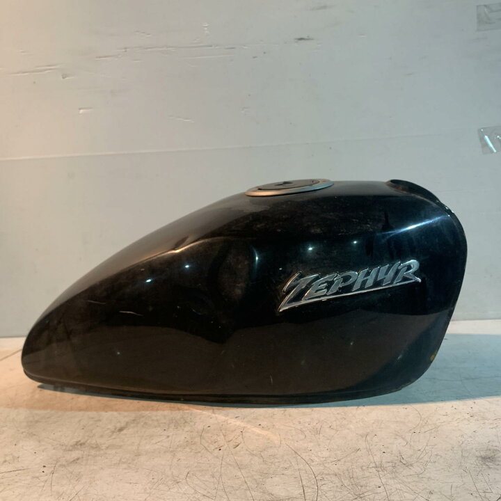 楽天市場】KAWASAKI カワサキ ゼファー400 タンク ZR400C【中古 