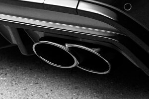 ���@���hBENZ W205 C Executive Line �}�t���[�J�b�^�[ (TWIN240 x 2)