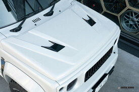 74 ジムニーシエラ | ボンネットフード【シックスセンス】ジムニーシエラ JB74 エクスプロージョン ボンネットカバー FRP製 単色塗装済 ピュアホワイトパール (ZVR)