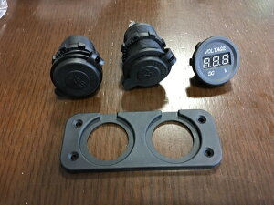 GA[YbNWpTuobe[ dpl (2A) USB 2|[g\PbgEDC12VVK[\Pbg u[LED\