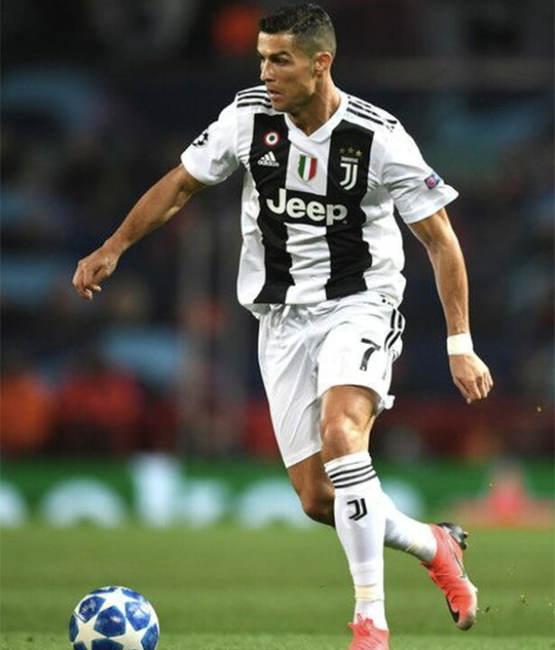 楽天市場 クリスティアーノ ロナウド選手ユベントス F C 直筆サイン入りナイキサッカーボール１個 Cristiano Ronaldo Juventus F C Autographed Teal Nike Mercurial Soccer Ball 送料無料 オートストック Autostock