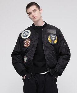 AVIREX �����ʔ́b�f��u�g�b�v�K���v�Ŏ�l�������p���Ă���G-1�W���P�b�g�̃��b�y���f�B�e�B�[�����^�E�����[�X�ɗ��Ƃ����񂾒��MA-1MA-1 TOP GUN/ MA-1 �g�b�v�K��(�A�r���b�N�X �A���B���b