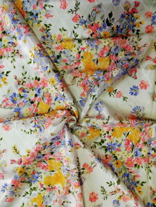 yzXCX@ñRbg@A1|14@V[X[̔nɃu[AIWAsNACG[Ảԕ@Ђ`̒n͗l؂₩@125x140cm