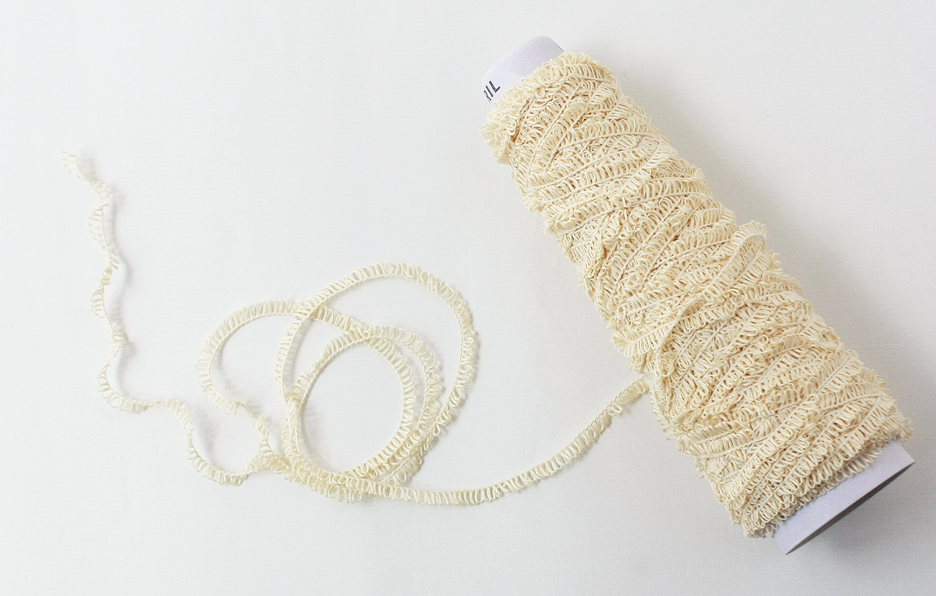アヴリル 毛糸 くるくる10g 綿100% 極太 ループ 最大84％オフ！ 手芸用 大人気 ハンドメイド 手編み コットン糸 棒針 手づくり 編み物
