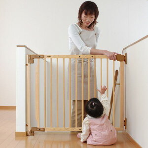 13���܂ł̂������œ����o�ׁi�x�Ɠ������j���b�`�F�� Richell �K�i�̏�ł��g���� �؂̃o���A�t���[ �Q�[�g(1��)�y��������/�ꕔ�n�揜���z