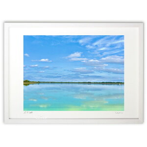 版画 青空と静かな湖面 (榎本高行)インテリア 壁掛け 額入り 風景画 ポスター アート リビング 玄関に飾る 風水 プレゼント モダン アートフレーム