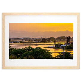 【スーパーSALE半額】版画 水田夕暮れ (白ウサギ)インテリア 壁掛け 額入り 風景画 ポスター アート リビング 玄関に飾る 風水 プレゼント モダン アートフレーム