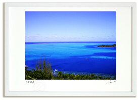 アートフォト 絵画 タヒチ・ボラボラ島 青のグラデーション/海 インテリア 額入り 額装込 風景画 油絵 ポスター アート アートパネル リビング 玄関 プレゼント モダン アートフレーム 飾る Mサイズ おしゃれ 壁掛け 絵