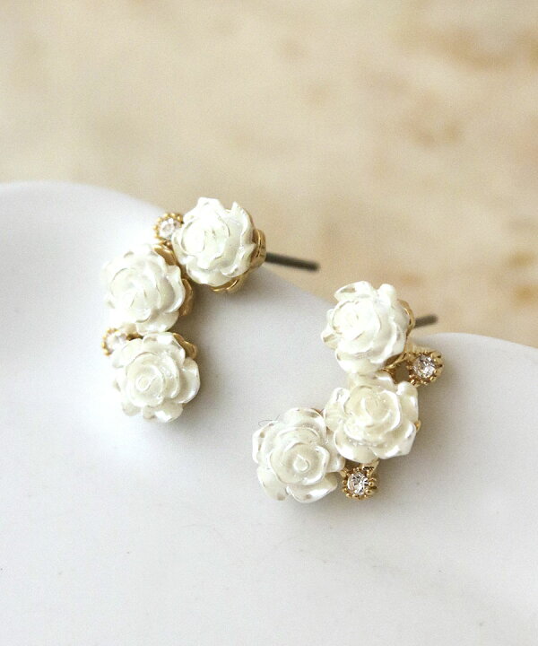 楽天市場】ピアス イヤリング 薔薇 ローズ 3連 可憐 上品 バラ  