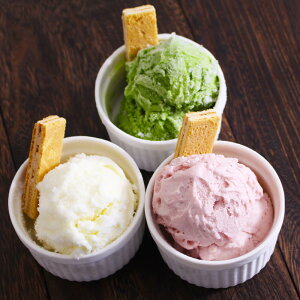 飛騨の手作りアイスクリーム 2L×3個セット バニラ いちご 抹茶 /関牛乳 十勝生クリーム 岐阜 飛騨 手作り 牛乳 苺 大容量 アイス 2000ml 6L【選べる3個セット】