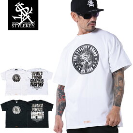 STYLEKEY スタイルキー 半袖Tシャツ GRAPHIC FACTORY S/S TEE(SK25SP-SS05) ロゴ 文字 メッセージ グラフィック グラフィティー バックプリント メンズ レディース ファッション ストリート系 B系 ヒップホップ hiphop レゲエ ロック バンド ワンポイント 大きいサイズ