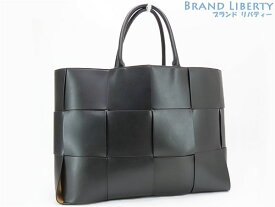 【外超美品】ボッテガ ヴェネタ　BOTTEGA VENETA　マキシ イントレチャート　ラージ アルコ　トートバッグ　ハンドバッグ　ブラック　カーフレザー　608608　【中古】