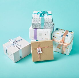エスメラルダ ラッピング【出産祝い お誕生祝 ギフト プレゼント 包装 太めのリボンでゴージャスに】 Baby ALICE（ベビー・アリス）オリジナルラッピング【エルゴベビー Ergobaby ベビー用品 赤ちゃん マタニティーギフト wrapping バースデー】