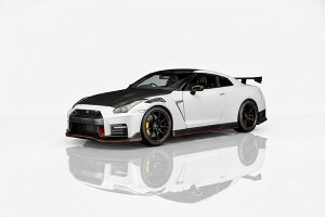MOTORHELIX 1/18 Nissan GT-R NISMO (R35) Special Edition 2022 Brilliant White Pearl (M83526)�y�\��F2026�N7���ȍ~�z �ʔ� �v���[���g �M�t�g ���f���J�[ �~�j�J�[ �͌^