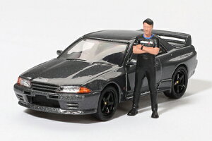 MINI-GT 1/64 Nissan �X�J�C���C�� GT-R R32 �j�X���K�����^�� ���c�����R���N�V���� w/ ���c�������t�B�M���A(�E�n���h��) (MGT00869-R) ���f���J�[ �~�j�J�[ �����i �͌^ �ʔ� �v���[���g �M�t�g