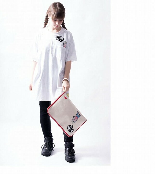 楽天市場 ウル松さん おそ松ゾフィー クラッチバッグ 男女兼用 おそ松さん えいがのおそ松さん ウルトラマン コラボ グッズ アパレル 鞄 服 アニメ キャラクター 6つ子 ウルトラ6兄弟 ワッペン プリント クルーネック カジュアル バックサイドオブトーキョー