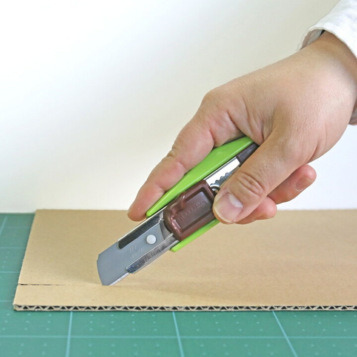 楽天市場 送料無料 Ntカッター Zl2p ピンク アイボリー グリーン ブルー カッターナイフ かわいいチョコレート型カッター バレンタイン プレゼントにも最適 ペットとくらしのお店いいネ