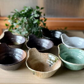 呑水 とんすい おしゃれ かわいい 小鉢 和食器 美濃焼 瀬戸焼 中鉢 ボウル シンプルカフェ 磁器 鉢 日本製 釉 うつわ hinata ギフト 手付き たたら モダン 食洗機 電子レンジ 贈答 引き出物 白黒 鍋 業務用 熱くならない 持ち手 【ろくべ型手付とんすい 大】03066